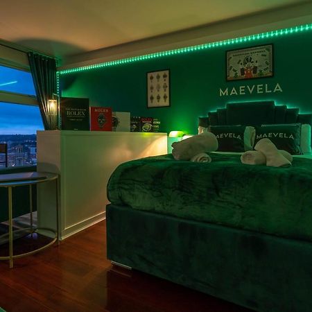 ברמינגהאם Maevela Apartments - Top Floor Rolex Themed Studio Apt Inside The Cube, Mailbox - Free Netflix & Wifi מראה חיצוני תמונה