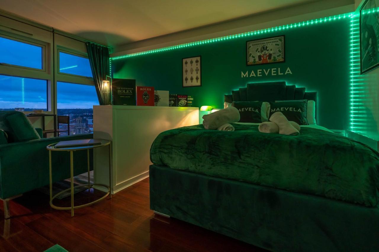 ברמינגהאם Maevela Apartments - Top Floor Rolex Themed Studio Apt Inside The Cube, Mailbox - Free Netflix & Wifi מראה חיצוני תמונה