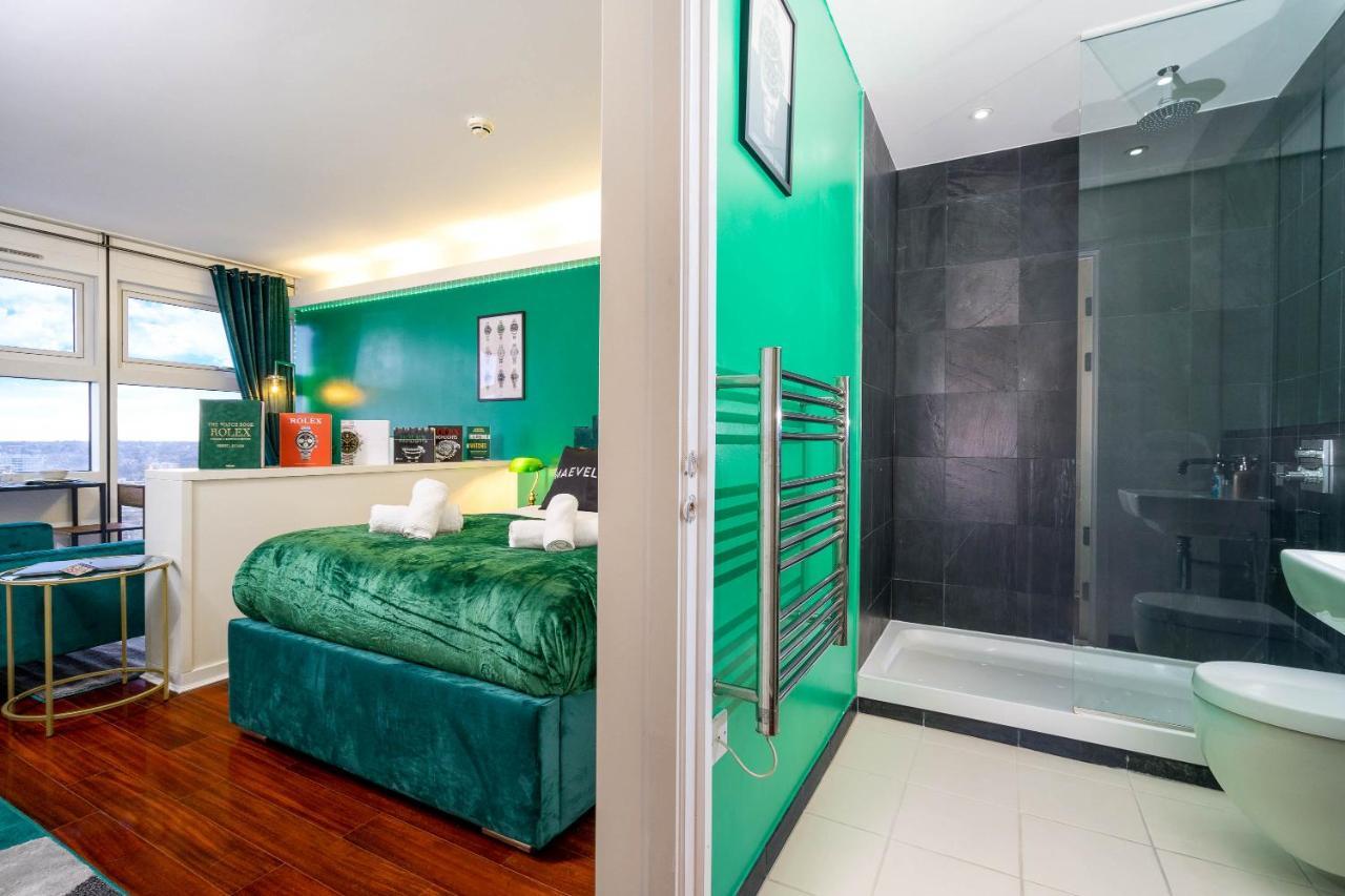 ברמינגהאם Maevela Apartments - Top Floor Rolex Themed Studio Apt Inside The Cube, Mailbox - Free Netflix & Wifi מראה חיצוני תמונה