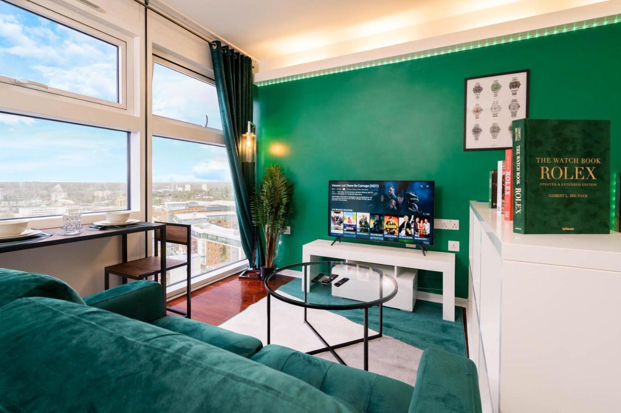 ברמינגהאם Maevela Apartments - Top Floor Rolex Themed Studio Apt Inside The Cube, Mailbox - Free Netflix & Wifi מראה חיצוני תמונה