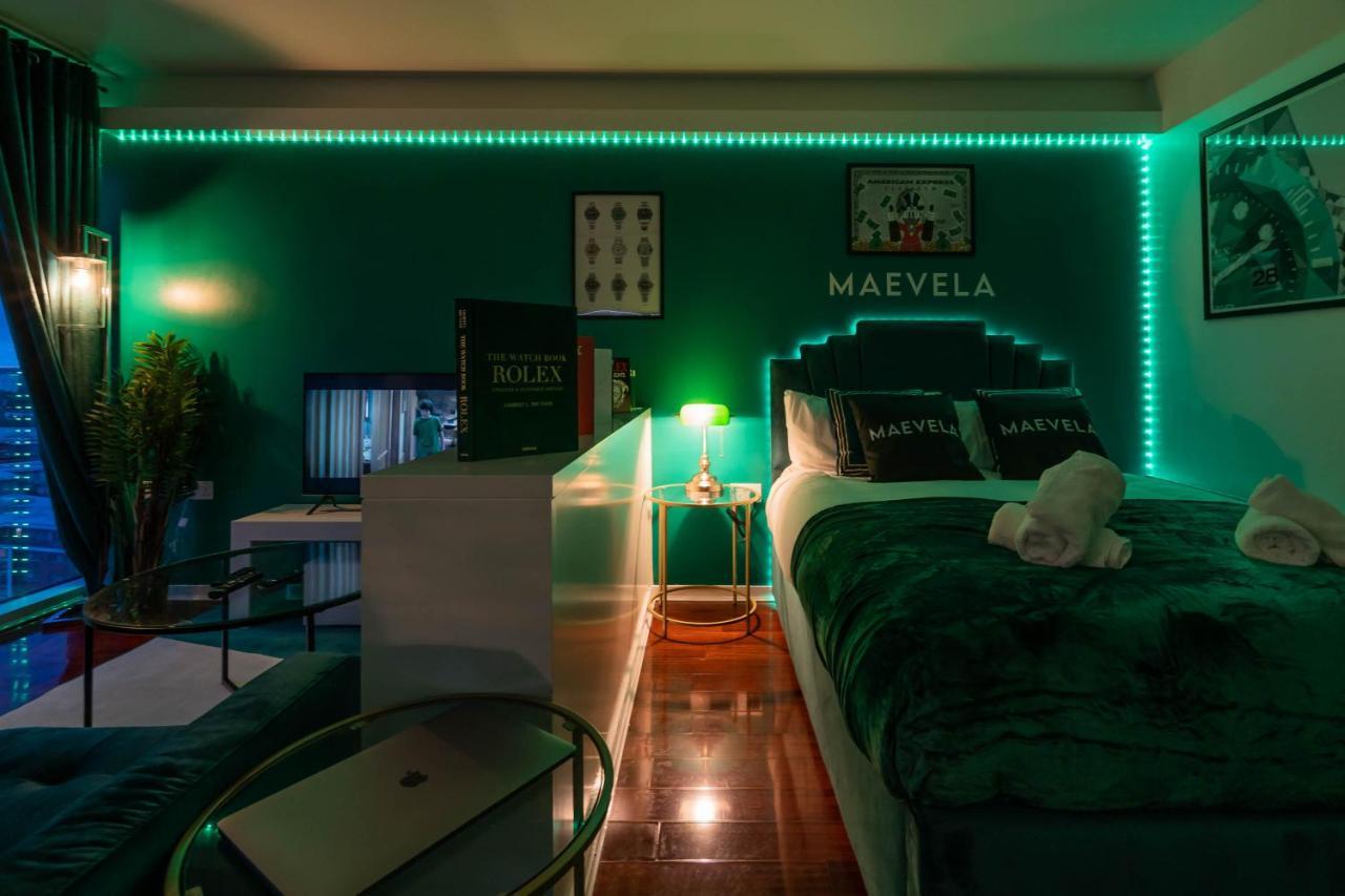 ברמינגהאם Maevela Apartments - Top Floor Rolex Themed Studio Apt Inside The Cube, Mailbox - Free Netflix & Wifi מראה חיצוני תמונה