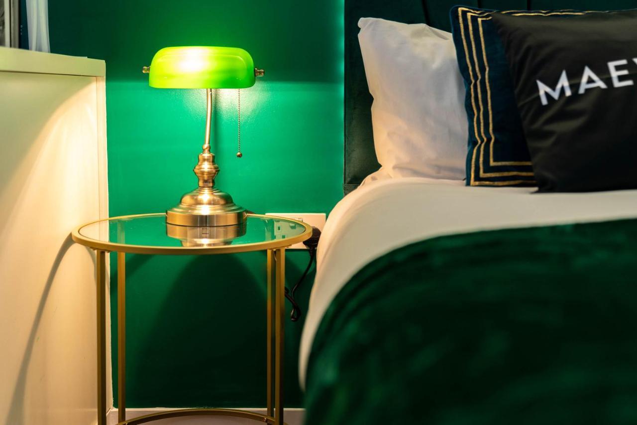 ברמינגהאם Maevela Apartments - Top Floor Rolex Themed Studio Apt Inside The Cube, Mailbox - Free Netflix & Wifi מראה חיצוני תמונה